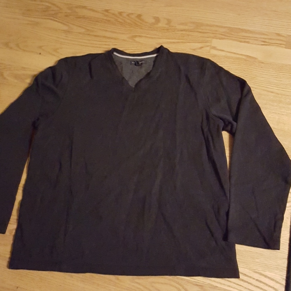 Banana Republic V-neck long sleeve sweater